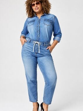 Light Blue Boyfriend Jeans with Drawstring Waist